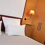 호텔 Novotel Centre 4*