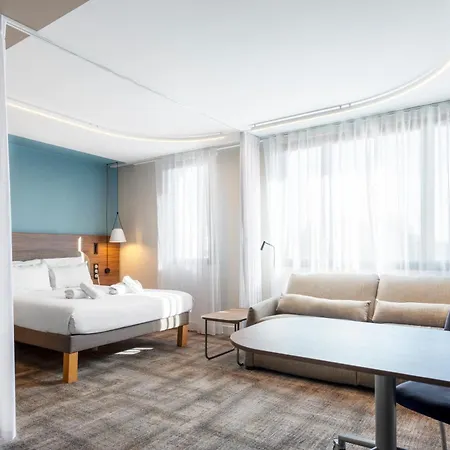 Novotel Centre מלון נאנסי