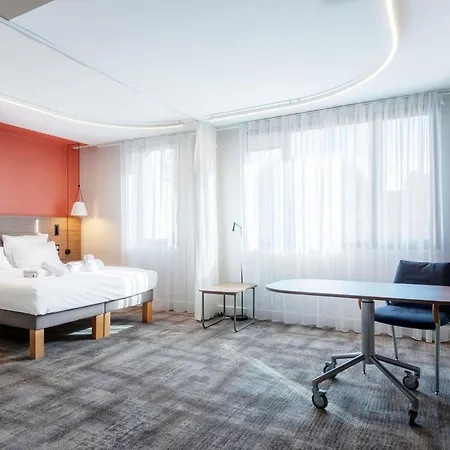 南希中心诺富特套房酒店 4*