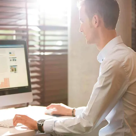 Novotel Centre Hotel