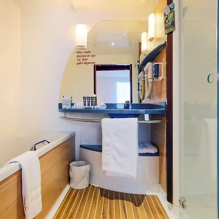 南希中心诺富特套房酒店