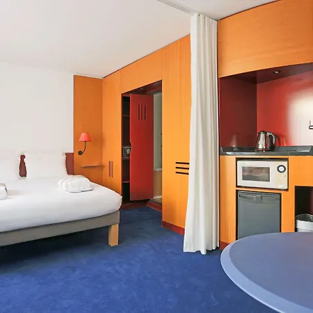 Hotel Novotel Centre 4*