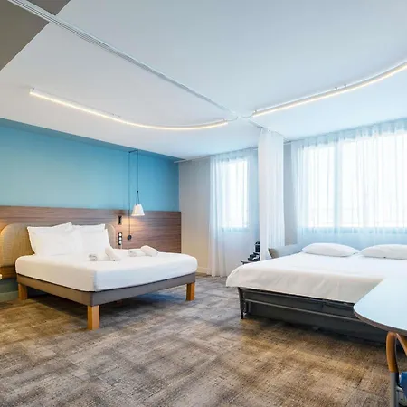 أجنحة نوفوتيل Centre 4*