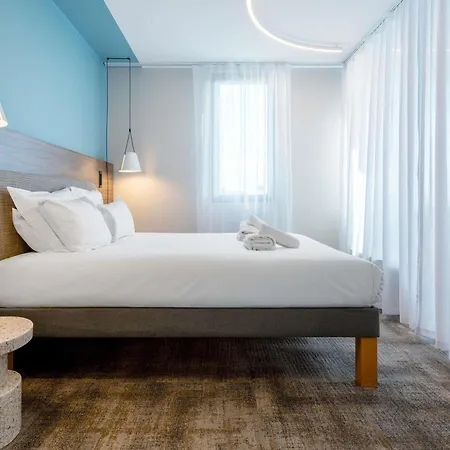 Hotel Novotel Centre 4*
