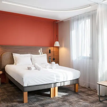 Novotel Centre Hotel
