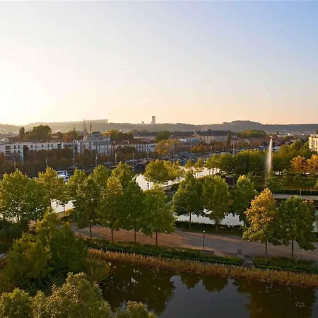 Novotel Centre Hotel 4*