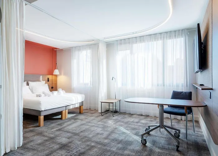 أجنحة نوفوتيل Centre 4*