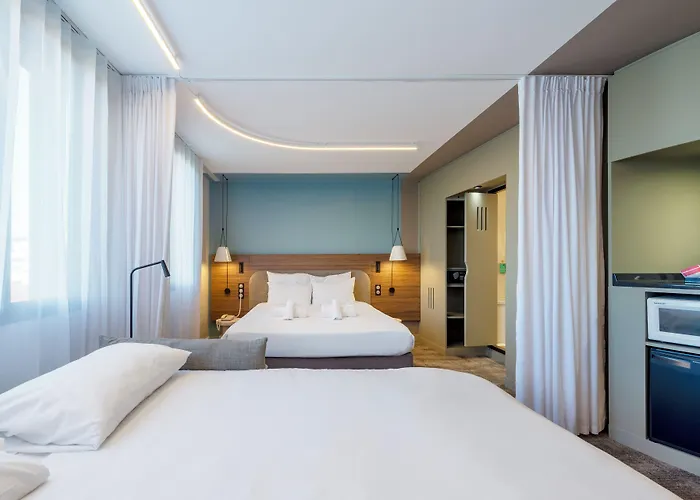 أجنحة نوفوتيل Centre