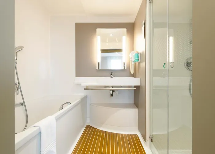 Novotel Centre Hotel 4*