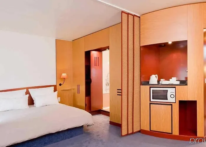 أجنحة نوفوتيل Centre فندق 4*